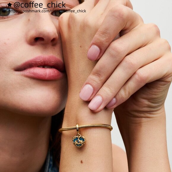 Pandora Disney Cinderella's Carriage & Heart Double Dangle Charm - Picture 5 of 6